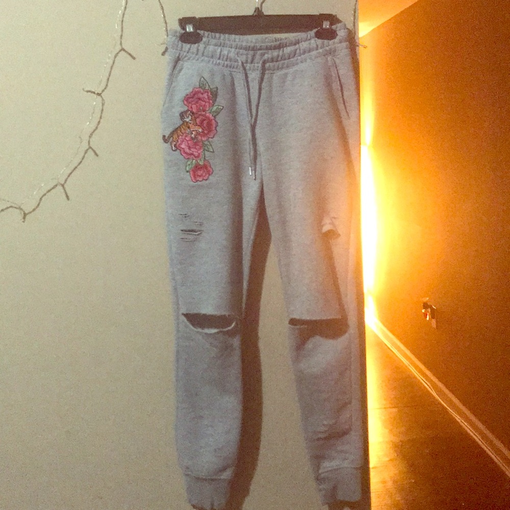 XS H&M Gray Jogger sweats w/ Tiger patch detail